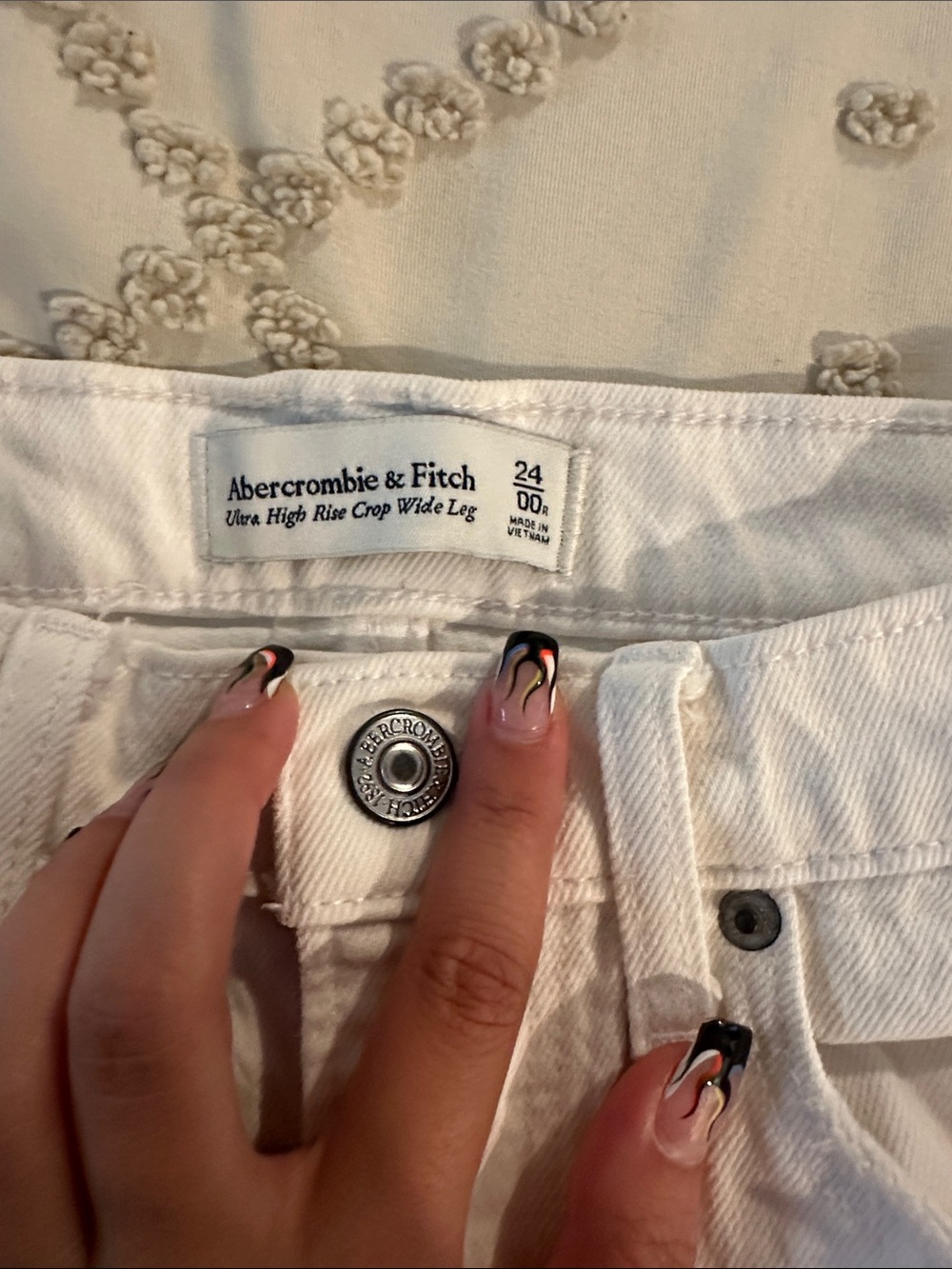 Abercrombie & Fitch White High-Rise Crop Wide Leg Jeans - Classic Denim